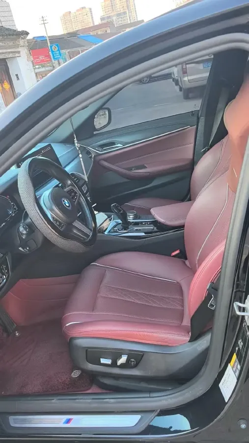 2022 BMW 5 Series 2.0T 184HP L4 8AT PHEV 17.7KWH,autocango,china used car exporter,china ev exporter,chinese used car exporter,chinese used ev exporter