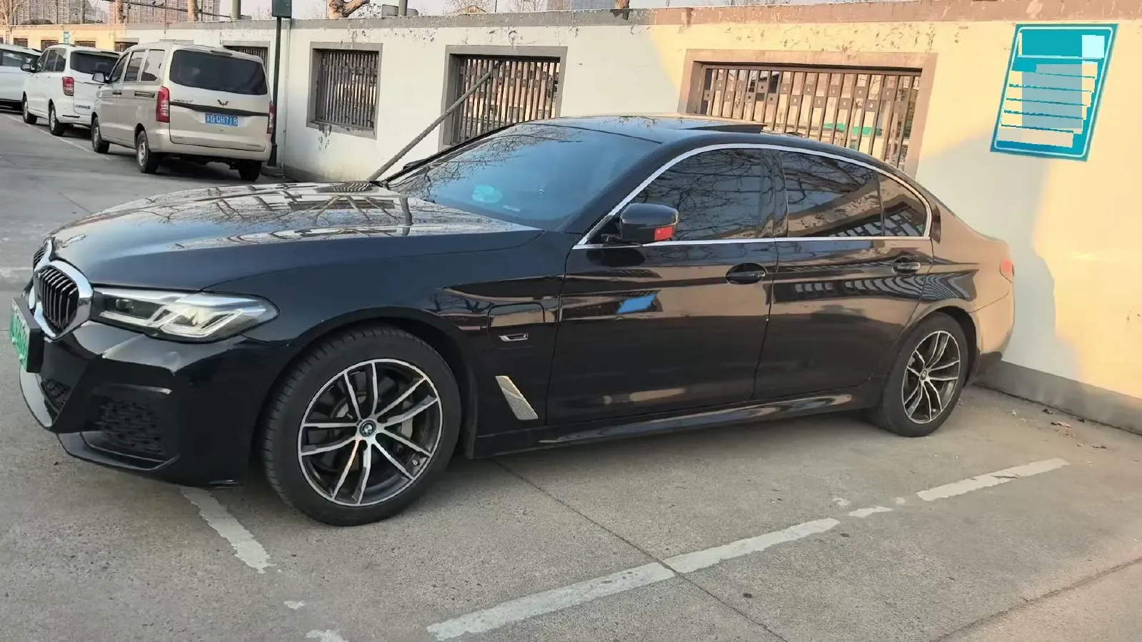 2022 BMW 5 Series 2.0T 184HP L4 8AT PHEV 17.7KWH,autocango,china used car exporter,china ev exporter,chinese used car exporter,chinese used ev exporter