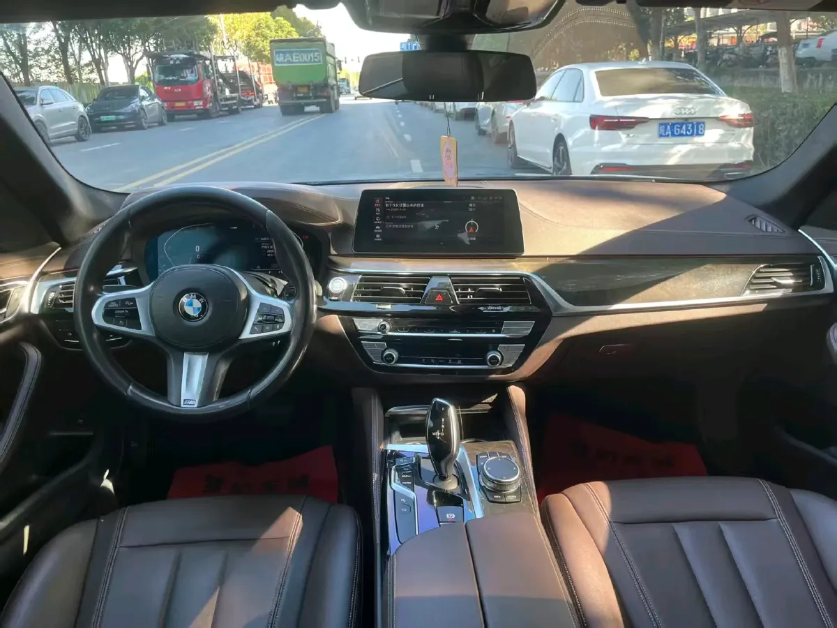 2020 BMW 5 Series 2.0T 184HP L4 8AT,autocango,china used car exporter,china ev exporter,chinese used car exporter,chinese used ev exporter