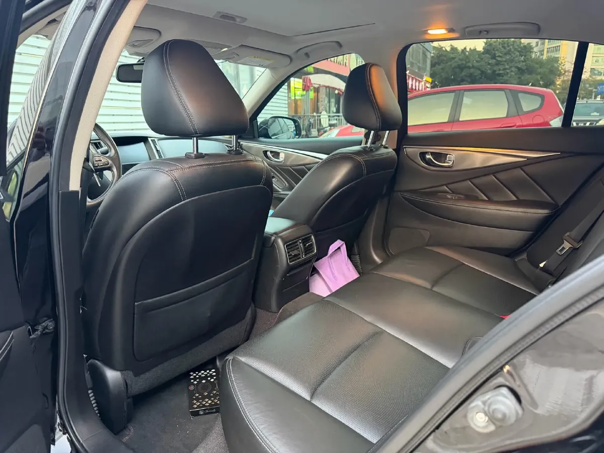 2014 Infiniti Q50 3.7L 351HP V6 7AT,autocango,china used car exporter,china ev exporter,chinese used car exporter,chinese used ev exporter