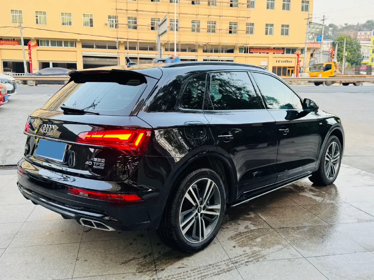 2023 Audi Q5L 2.0T 190HP L4 7DCT,autocango,china used car exporter,china ev exporter,chinese used car exporter,chinese used ev exporter