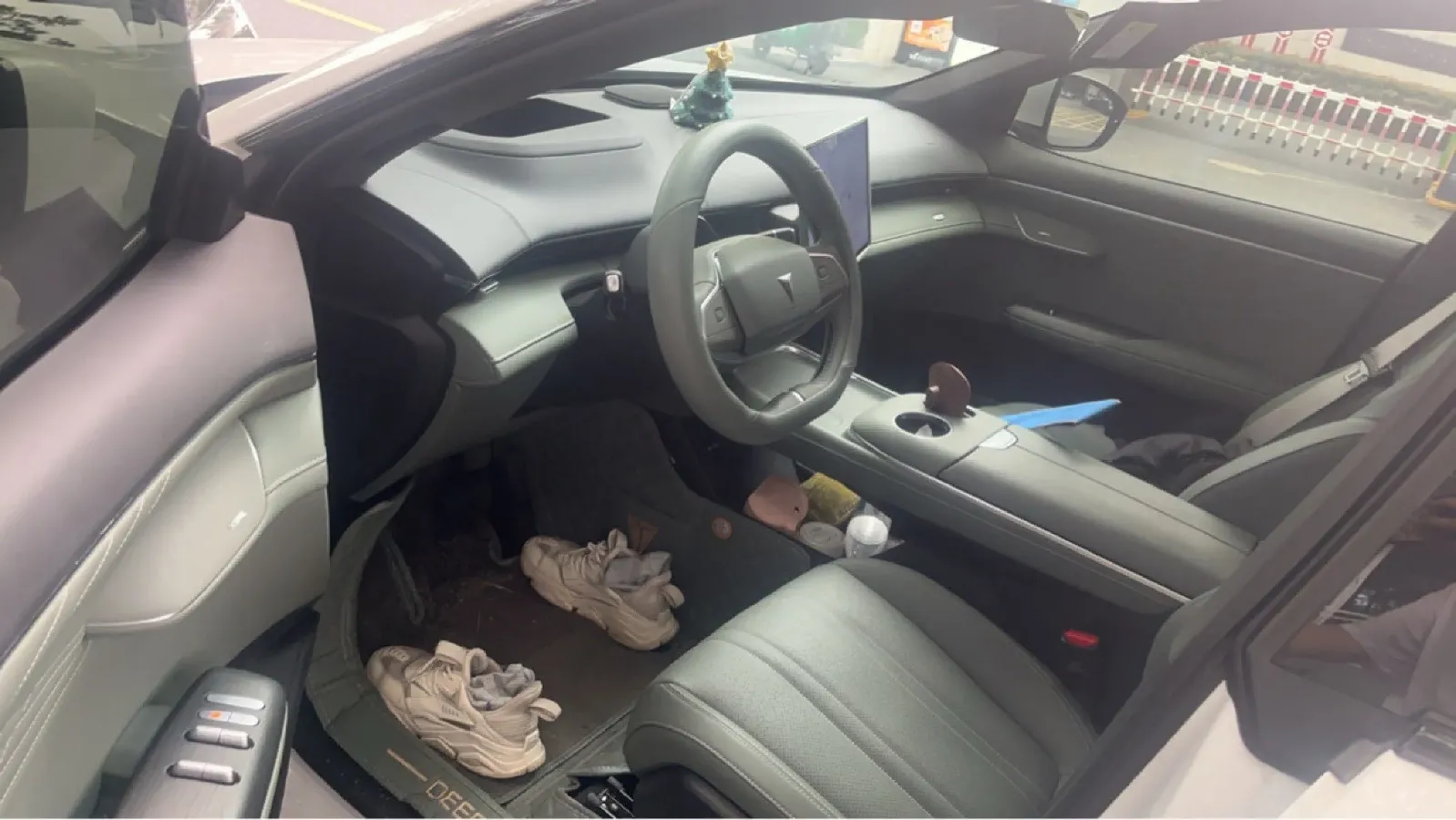 2024 Deepal S07 1.5L 95HP L4 REEV 31.73KWH,autocango,china used car exporter,china ev exporter,chinese used car exporter,chinese used ev exporter