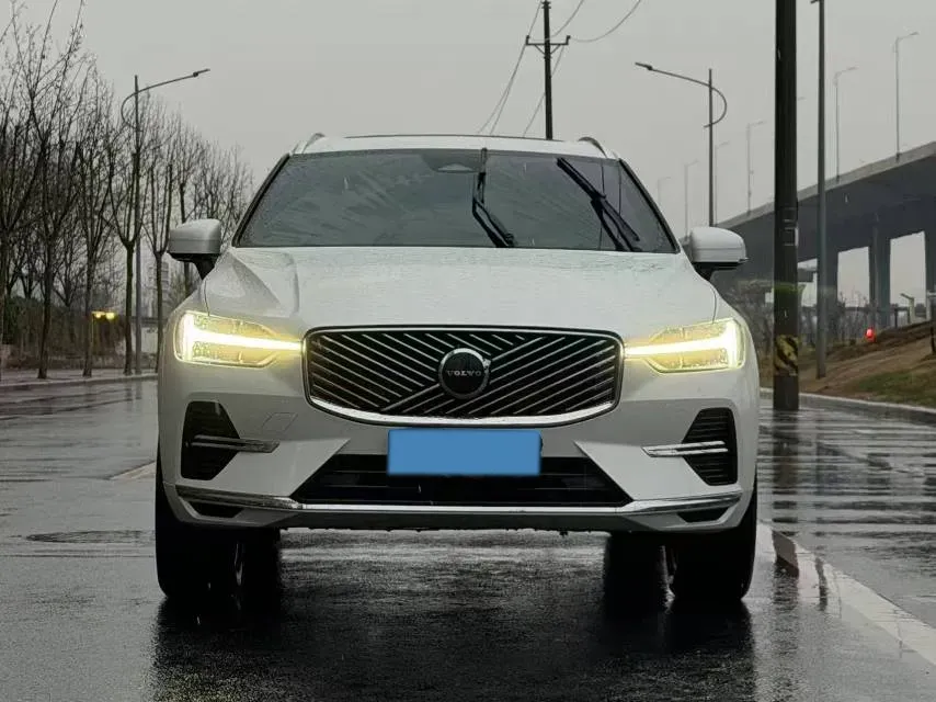 2026 Volvo XC60 2.0T 250HP L4 8AT,autocango,china used car exporter,china ev exporter,chinese used car exporter,chinese used ev exporter