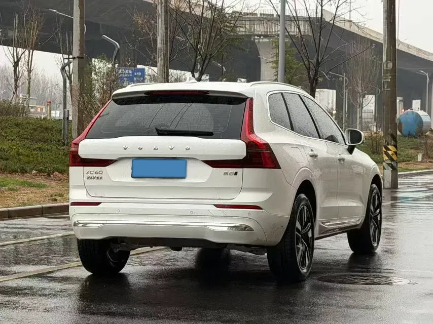 2026 Volvo XC60 2.0T 250HP L4 8AT,autocango,china used car exporter,china ev exporter,chinese used car exporter,chinese used ev exporter