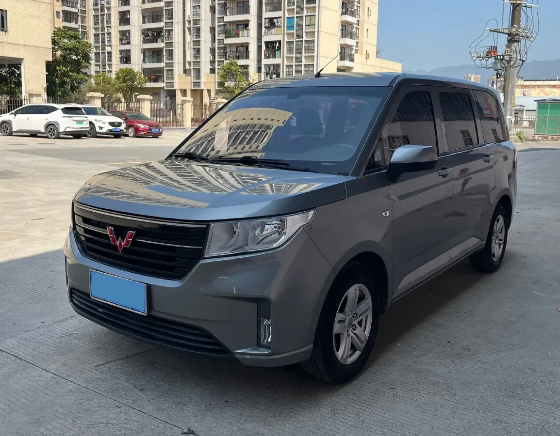 2021 WuLing HongGuang Plus 1.5L 99HP L4 6MT,autocango,china used car exporter,china ev exporter,chinese used car exporter,chinese used ev exporter