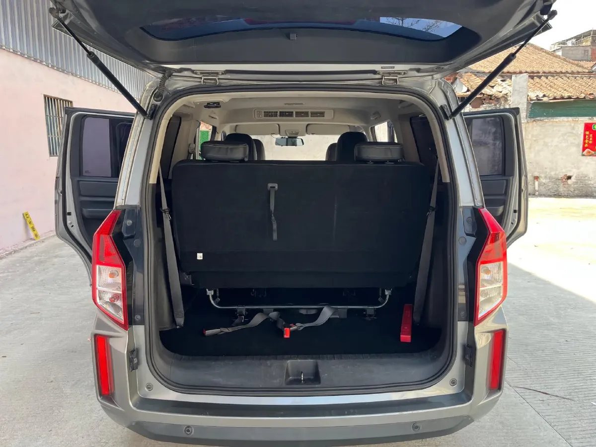 2021 WuLing HongGuang Plus 1.5L 99HP L4 6MT,autocango,china used car exporter,china ev exporter,chinese used car exporter,chinese used ev exporter