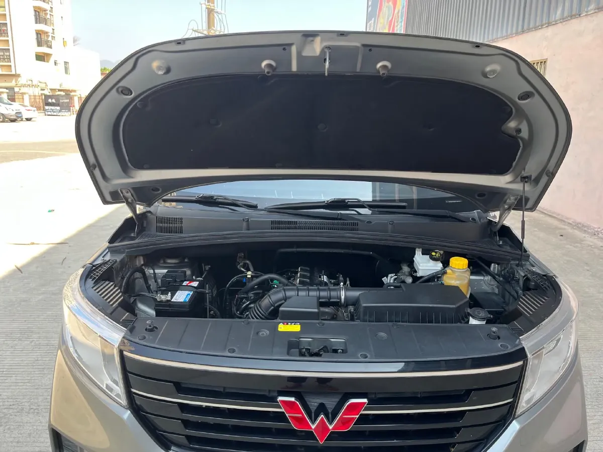 2021 WuLing HongGuang Plus 1.5L 99HP L4 6MT,autocango,china used car exporter,china ev exporter,chinese used car exporter,chinese used ev exporter