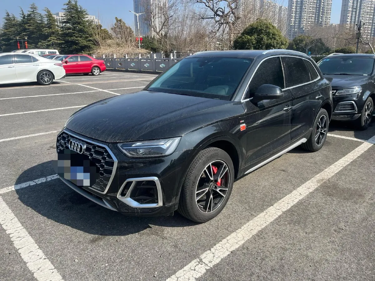 2023 Audi Q5L 2.0T 190HP L4 7DCT,autocango,china used car exporter,china ev exporter,chinese used car exporter,chinese used ev exporter