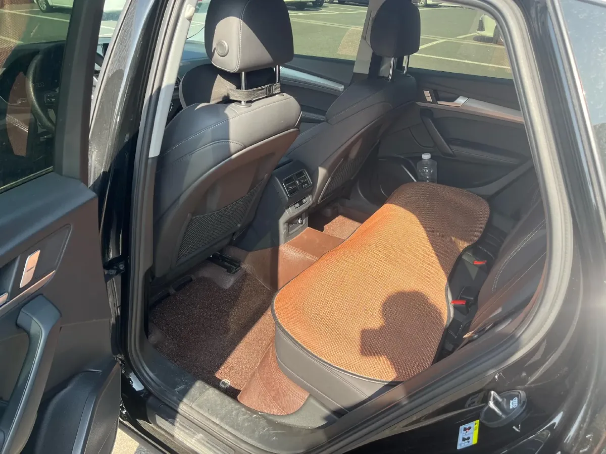 2023 Audi Q5L 2.0T 190HP L4 7DCT,autocango,china used car exporter,china ev exporter,chinese used car exporter,chinese used ev exporter