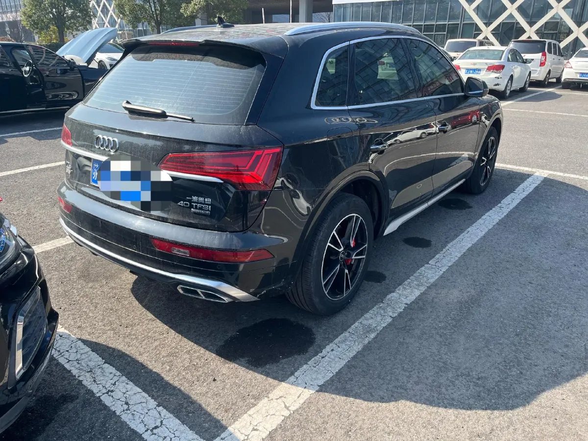 2023 Audi Q5L 2.0T 190HP L4 7DCT,autocango,china used car exporter,china ev exporter,chinese used car exporter,chinese used ev exporter
