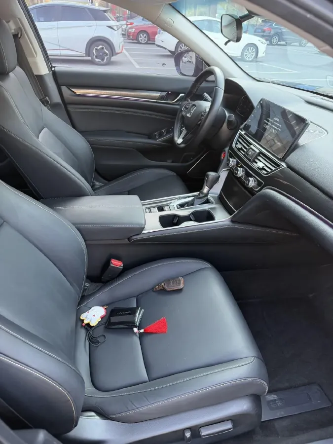 2022 Honda Accord 1.5T 194HP L4 CVT,autocango,china used car exporter,china ev exporter,chinese used car exporter,chinese used ev exporter