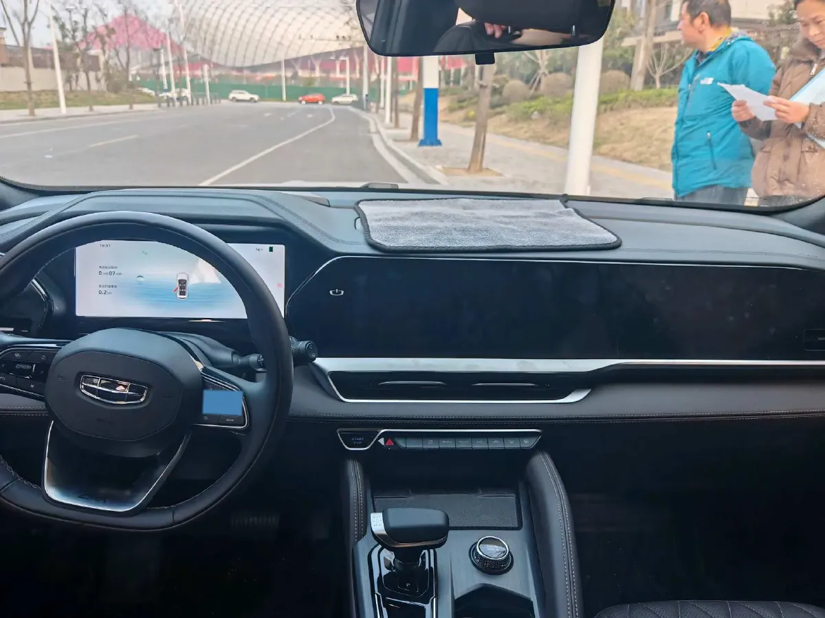 2025 Geely Monjaro 2.0T 238HP L4 8AT,autocango,china used car exporter,china ev exporter,chinese used car exporter,chinese used ev exporter