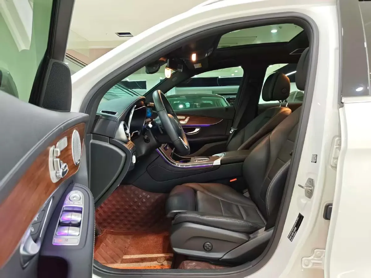 2021 Mercedes-Benz GLC Class 2.0T 258HP L4 9AT,autocango,china used car exporter,china ev exporter,chinese used car exporter,chinese used ev exporter