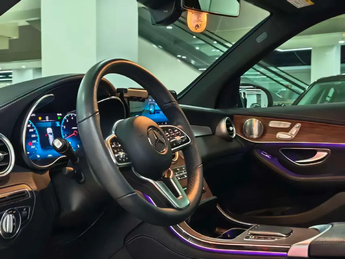 2021 Mercedes-Benz GLC Class 2.0T 258HP L4 9AT,autocango,china used car exporter,china ev exporter,chinese used car exporter,chinese used ev exporter