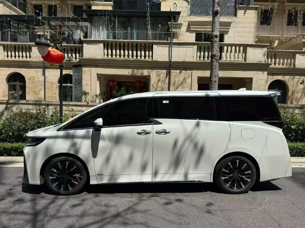 2024 Toyota Vellfire 2.5L 190HP L4 E-CVT Hybrid,autocango,china used car exporter,china ev exporter,chinese used car exporter,chinese used ev exporter