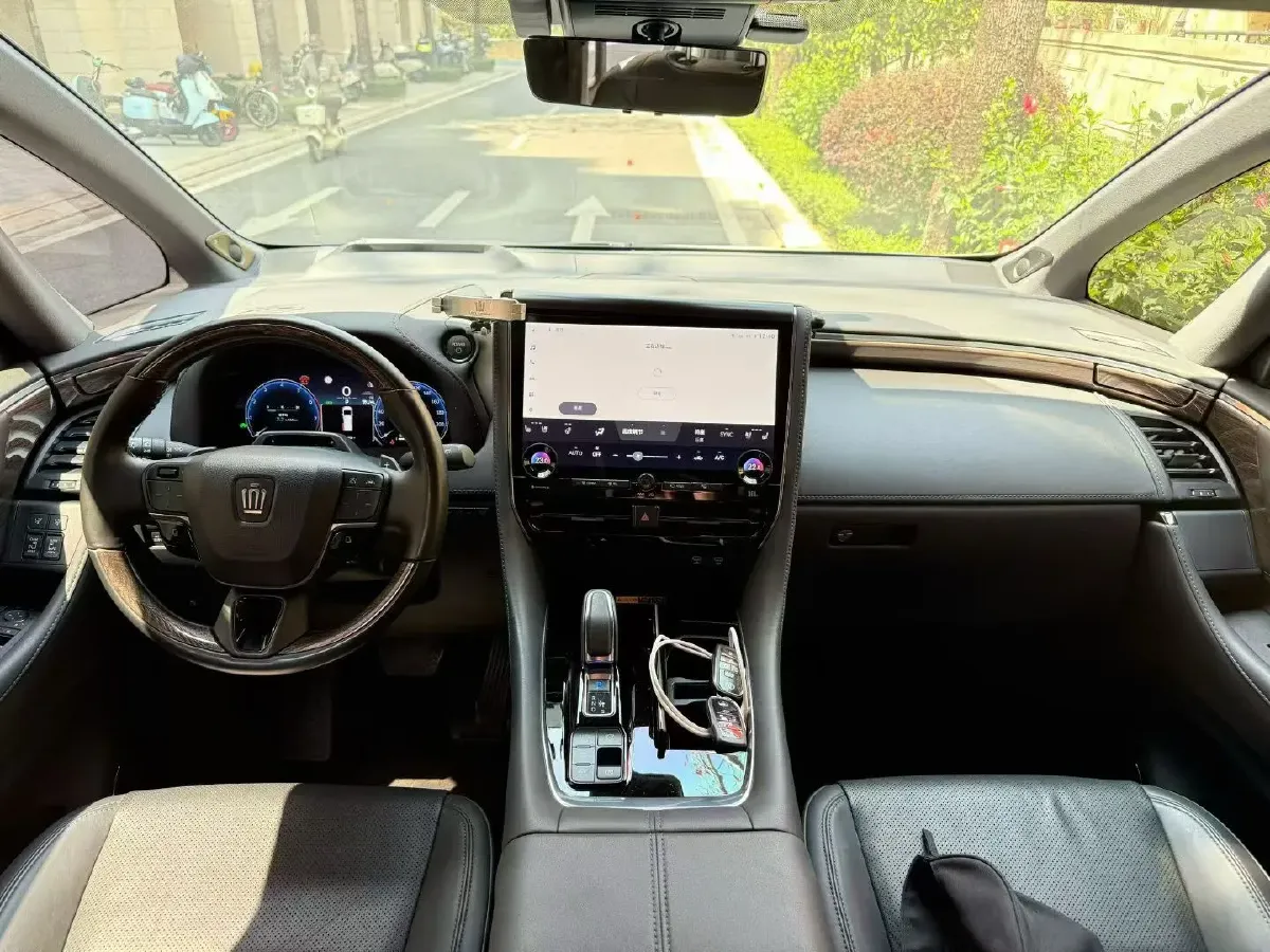 2024 Toyota Vellfire 2.5L 190HP L4 E-CVT Hybrid,autocango,china used car exporter,china ev exporter,chinese used car exporter,chinese used ev exporter