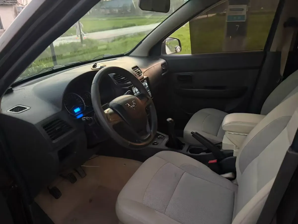 2016 WuLing HongGuang 1.5L 112HP L4 5MT,autocango,china used car exporter,china ev exporter,chinese used car exporter,chinese used ev exporter