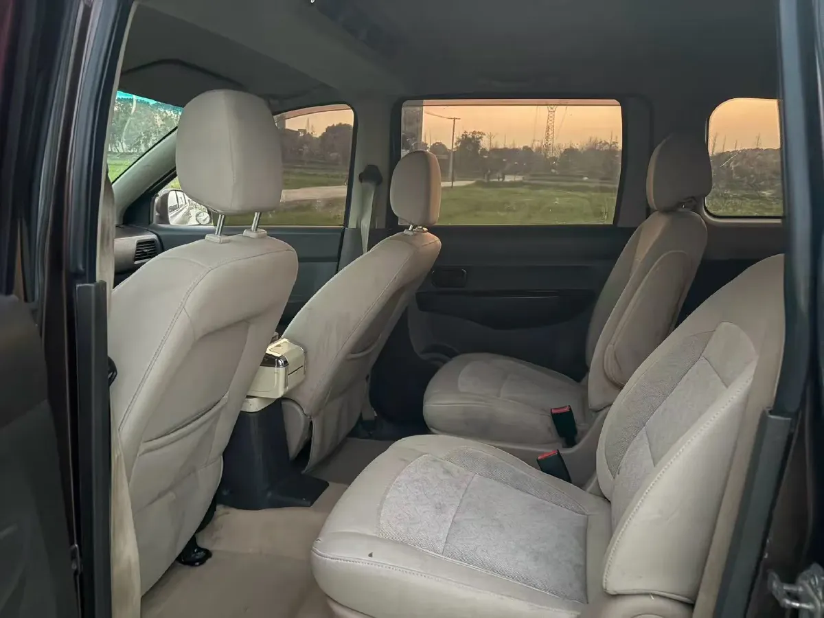 2016 WuLing HongGuang 1.5L 112HP L4 5MT,autocango,china used car exporter,china ev exporter,chinese used car exporter,chinese used ev exporter