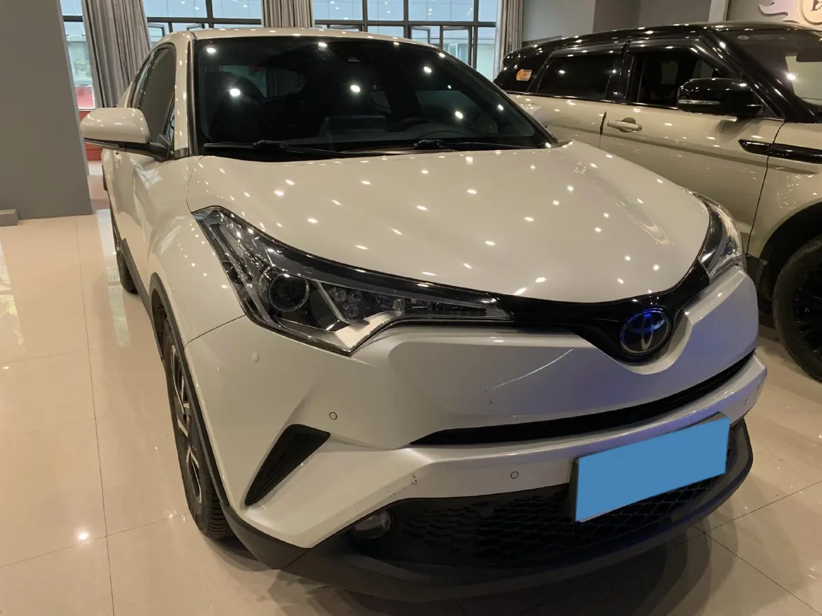 2020 Toyota C-HR 2.0L 171HP L4 CVT,autocango,china used car exporter,china ev exporter,chinese used car exporter,chinese used ev exporter