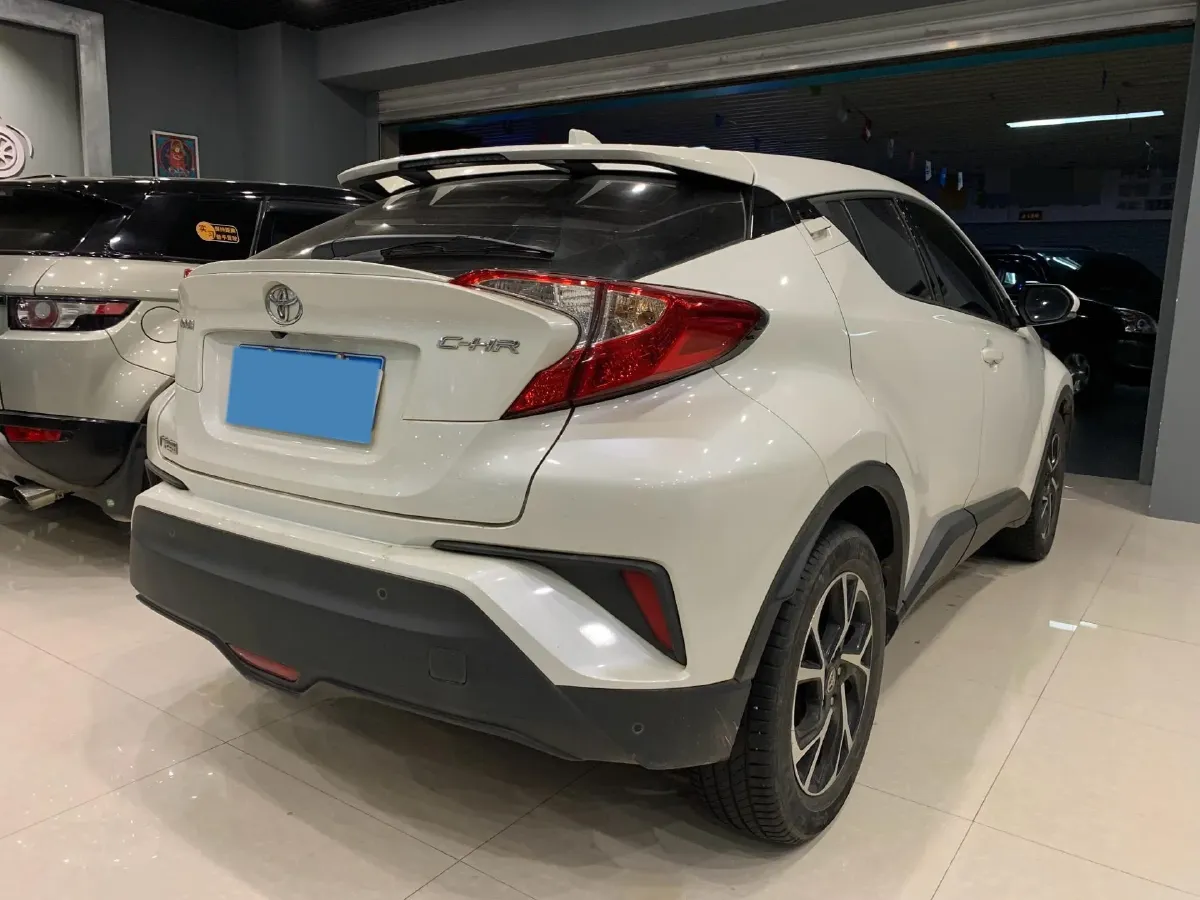 2020 Toyota C-HR 2.0L 171HP L4 CVT,autocango,china used car exporter,china ev exporter,chinese used car exporter,chinese used ev exporter