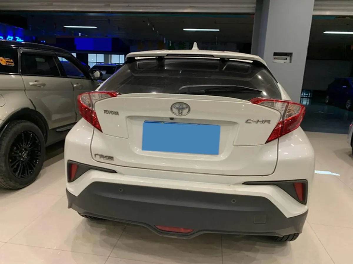 2020 Toyota C-HR 2.0L 171HP L4 CVT,autocango,china used car exporter,china ev exporter,chinese used car exporter,chinese used ev exporter