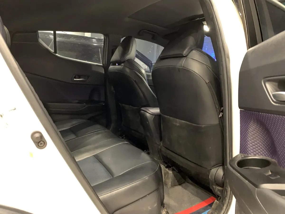 2020 Toyota C-HR 2.0L 171HP L4 CVT,autocango,china used car exporter,china ev exporter,chinese used car exporter,chinese used ev exporter