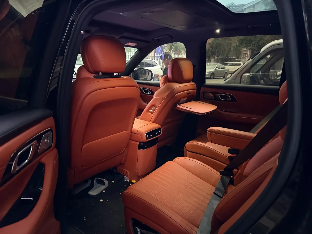 2025 Volkswagen Tiguan L 2.0T 220HP L4 7DCT,autocango,china used car exporter,china ev exporter,chinese used car exporter,chinese used ev exporter