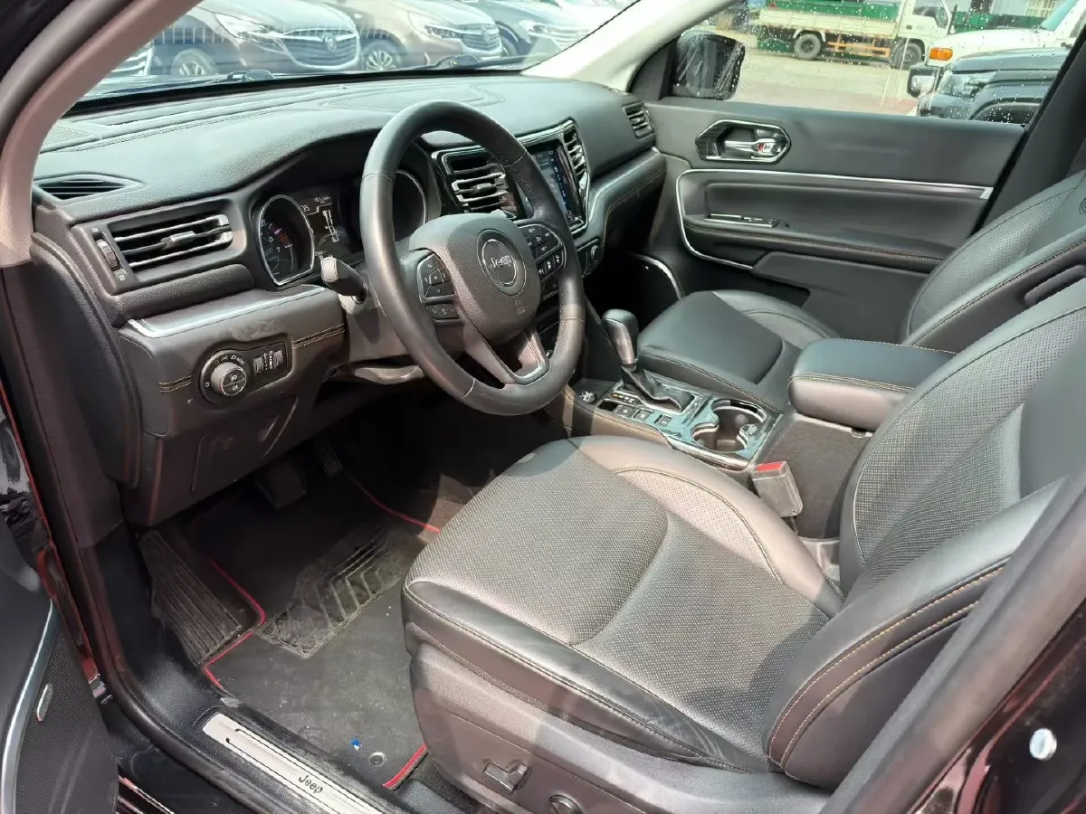 2018 Jeep Commander 2.0T 265HP L4 9AT,autocango,china used car exporter,china ev exporter,chinese used car exporter,chinese used ev exporter