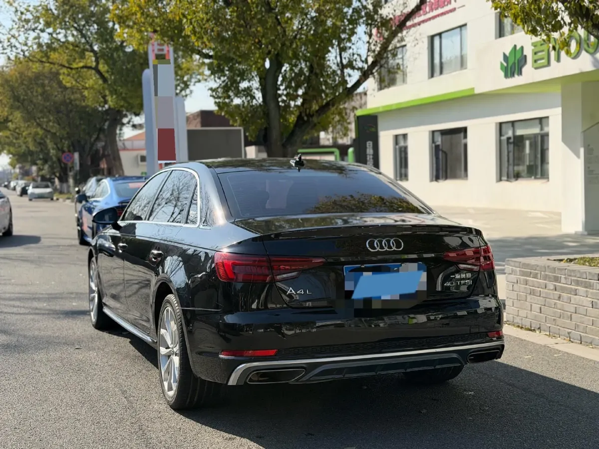 2019 Audi A4L 2.0T 190HP L4 7DCT,autocango,china used car exporter,china ev exporter,chinese used car exporter,chinese used ev exporter