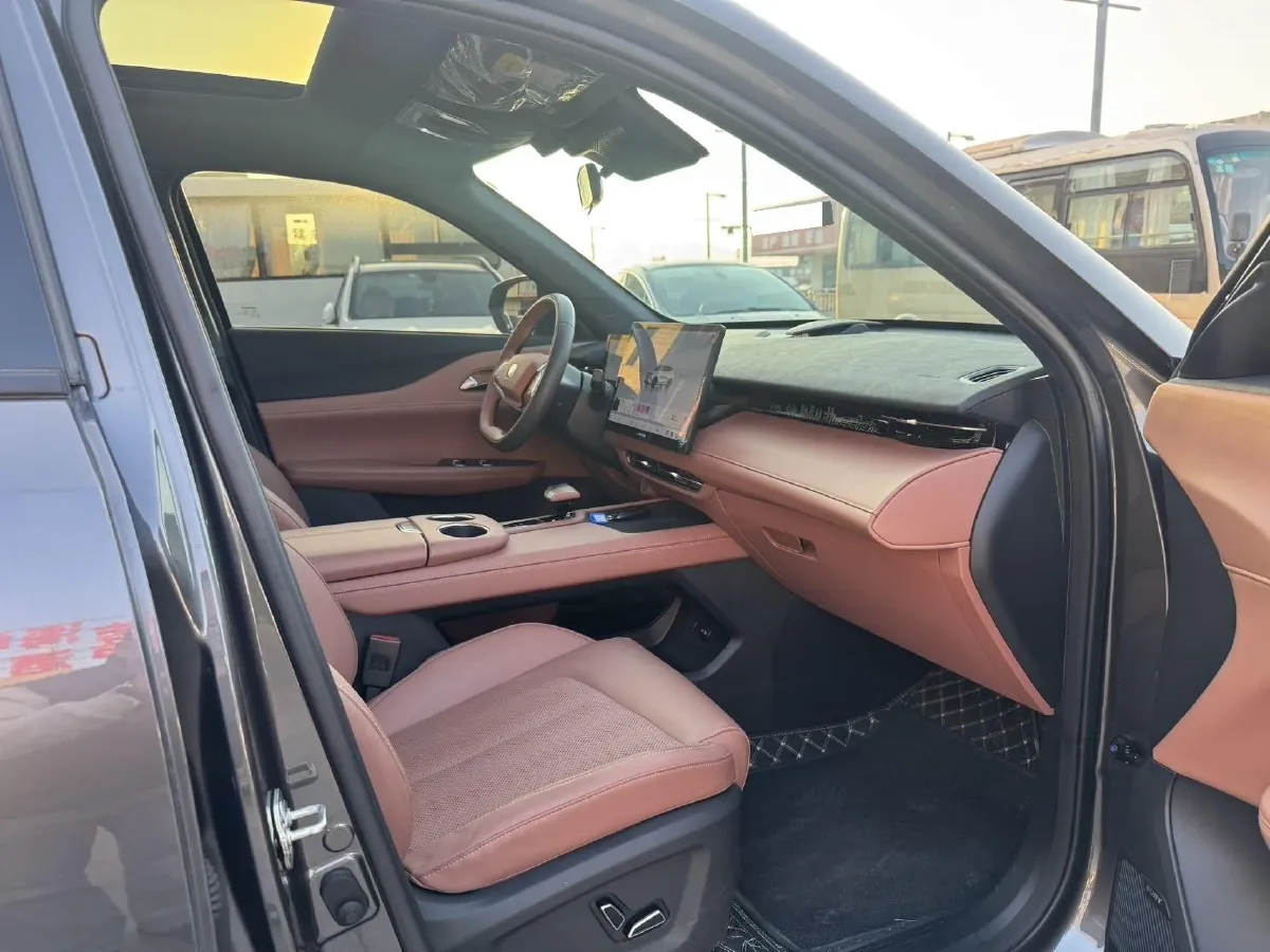 2025 ChangAn UNI-Z 1.5T 188HP L4 7DCT,autocango,china used car exporter,china ev exporter,chinese used car exporter,chinese used ev exporter