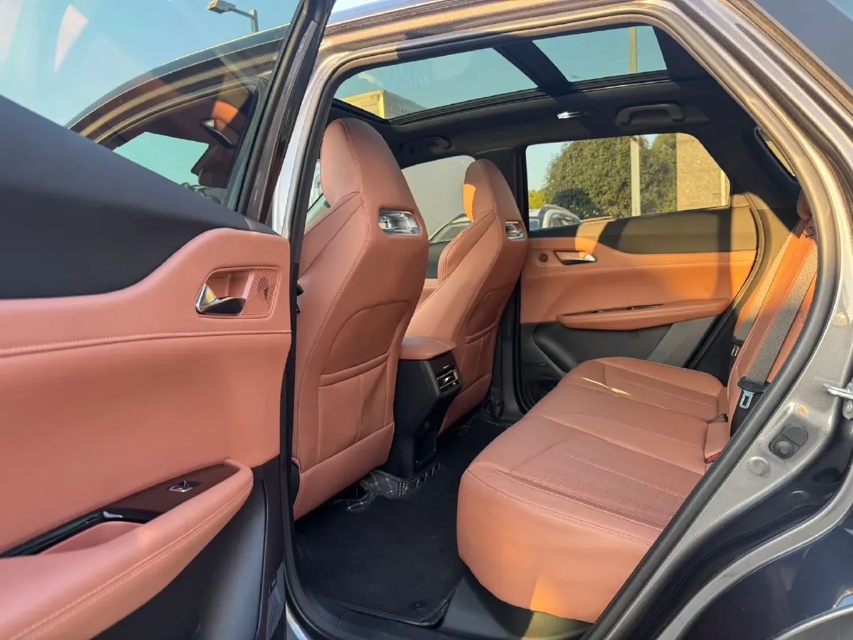 2025 ChangAn UNI-Z 1.5T 188HP L4 7DCT,autocango,china used car exporter,china ev exporter,chinese used car exporter,chinese used ev exporter