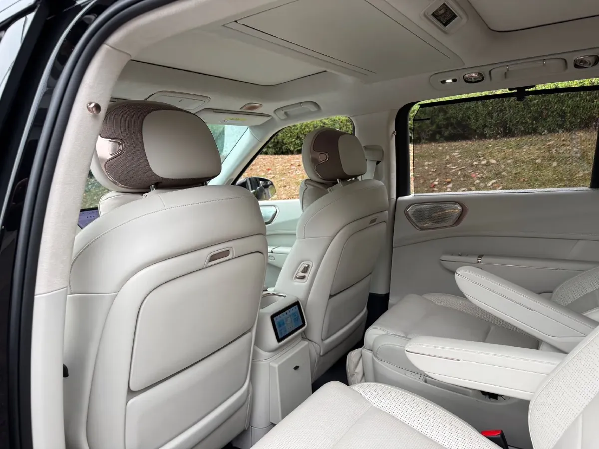 2025 LYNK&CO 900 2.0T 254HP L4 3DHT PHEV,autocango,china used car exporter,china ev exporter,chinese used car exporter,chinese used ev exporter