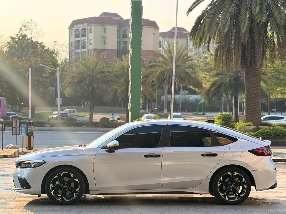 2023 Honda Civic 2.0L 143HP L4 E-CVT Hybrid,autocango,china used car exporter,china ev exporter,chinese used car exporter,chinese used ev exporter