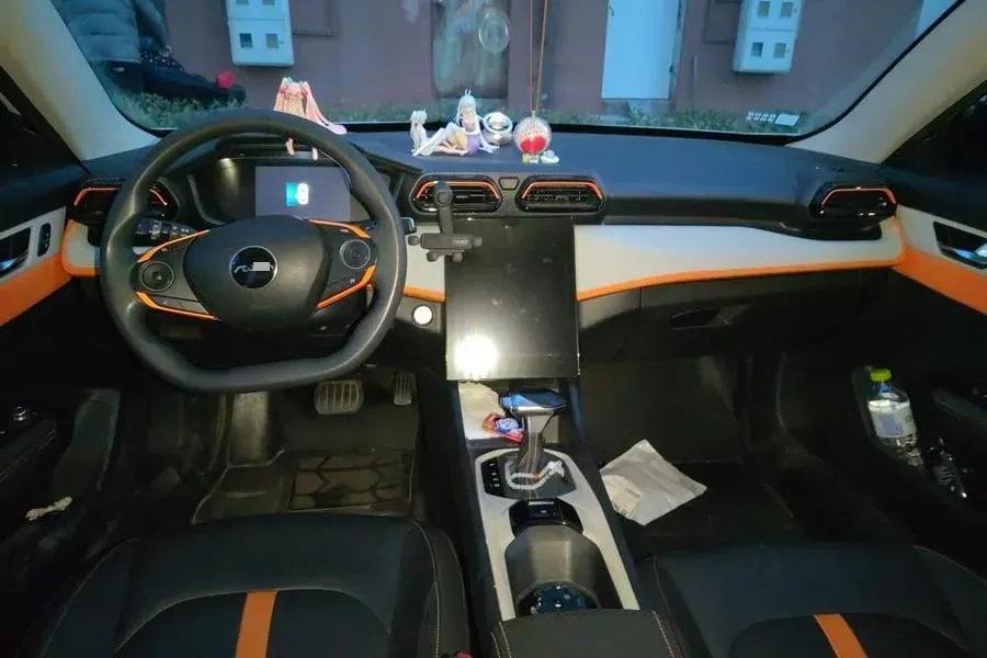 2023 DongFeng Aeolus YiXuan 1.5L 125HP L4 6DCT,autocango,china used car exporter,china ev exporter,chinese used car exporter,chinese used ev exporter