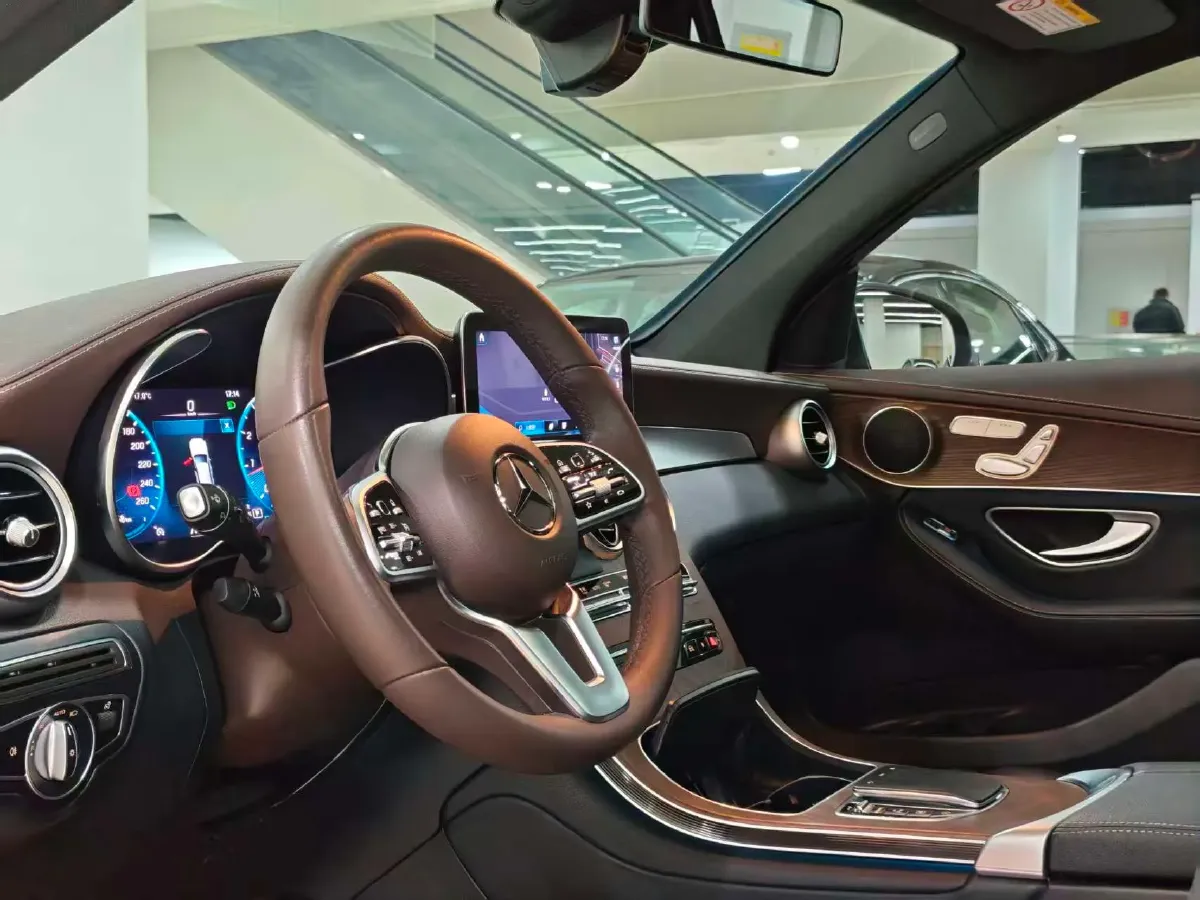 2022 Mercedes-Benz GLC Class 2.0T 258HP L4 9AT,autocango,china used car exporter,china ev exporter,chinese used car exporter,chinese used ev exporter