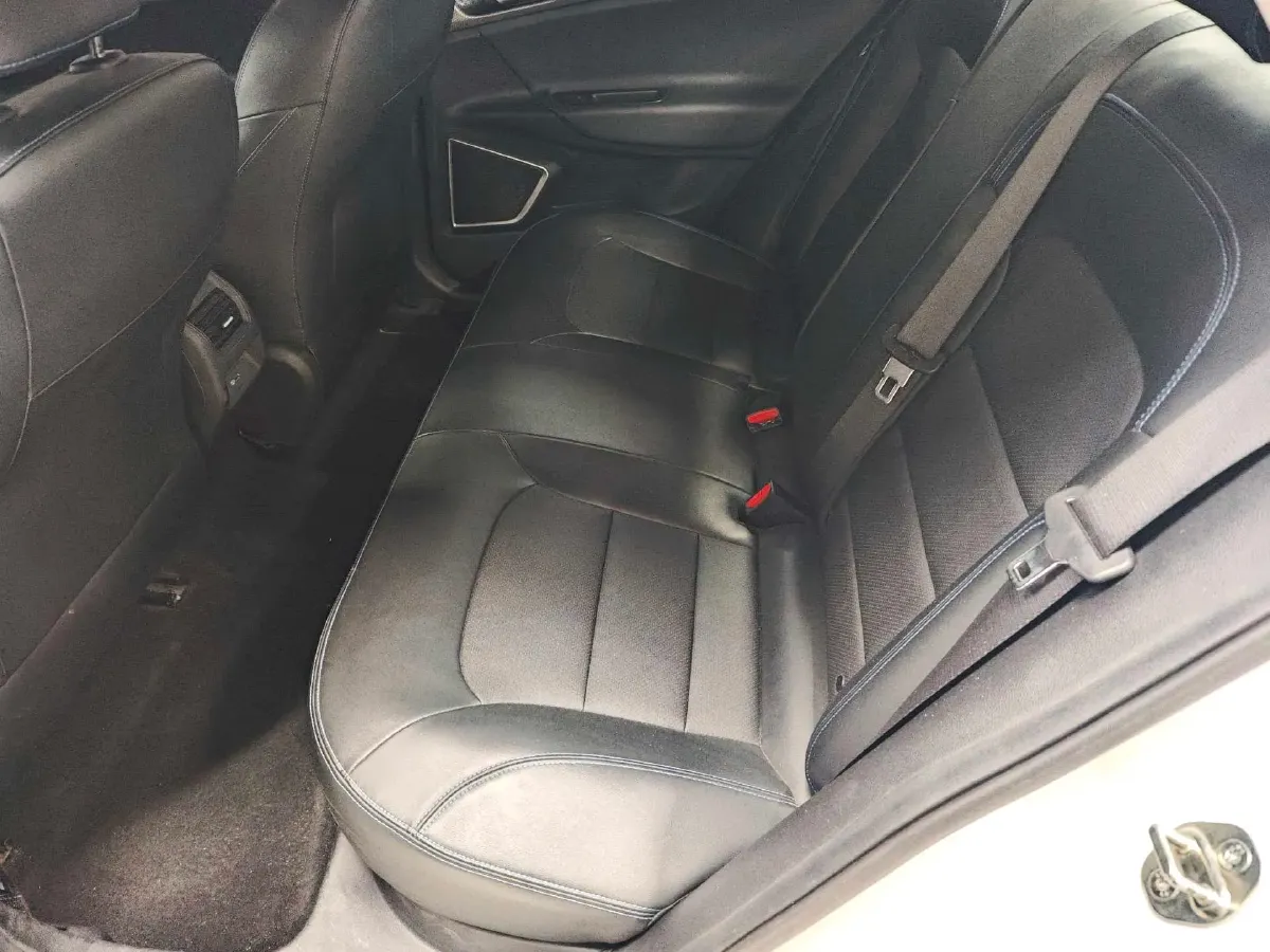 2023 Livan Maple 60s BEV 52.56KWH,autocango,china used car exporter,china ev exporter,chinese used car exporter,chinese used ev exporter