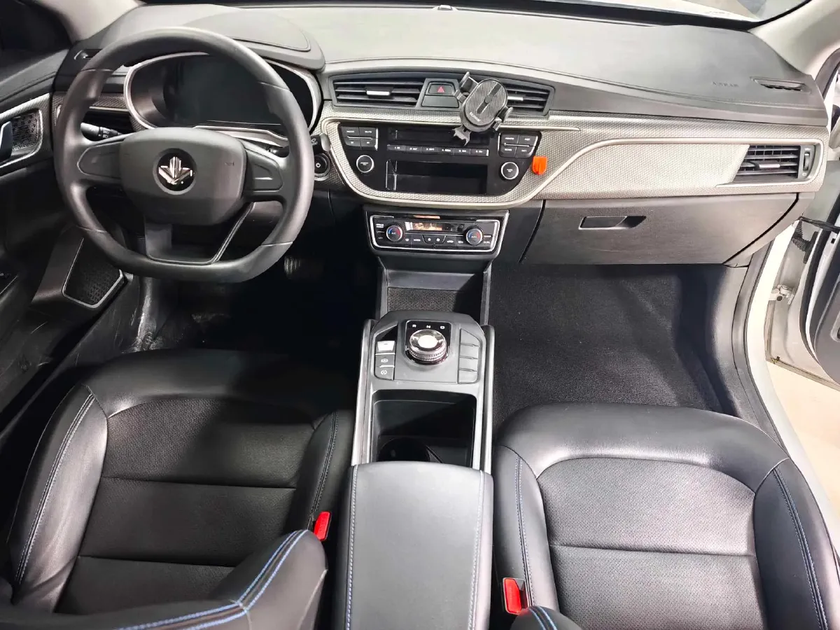 2023 Livan Maple 60s BEV 52.56KWH,autocango,china used car exporter,china ev exporter,chinese used car exporter,chinese used ev exporter