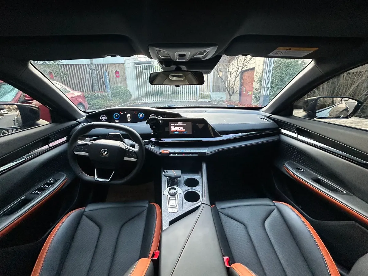 2023 ChangAn UNI-V 1.5T 188HP L4 7DCT,autocango,china used car exporter,china ev exporter,chinese used car exporter,chinese used ev exporter