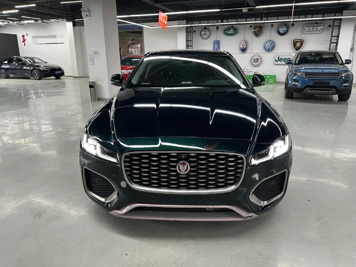 2022 Jaguar XFL 2.0T 200HP L4 8AT,autocango,china used car exporter,china ev exporter,chinese used car exporter,chinese used ev exporter