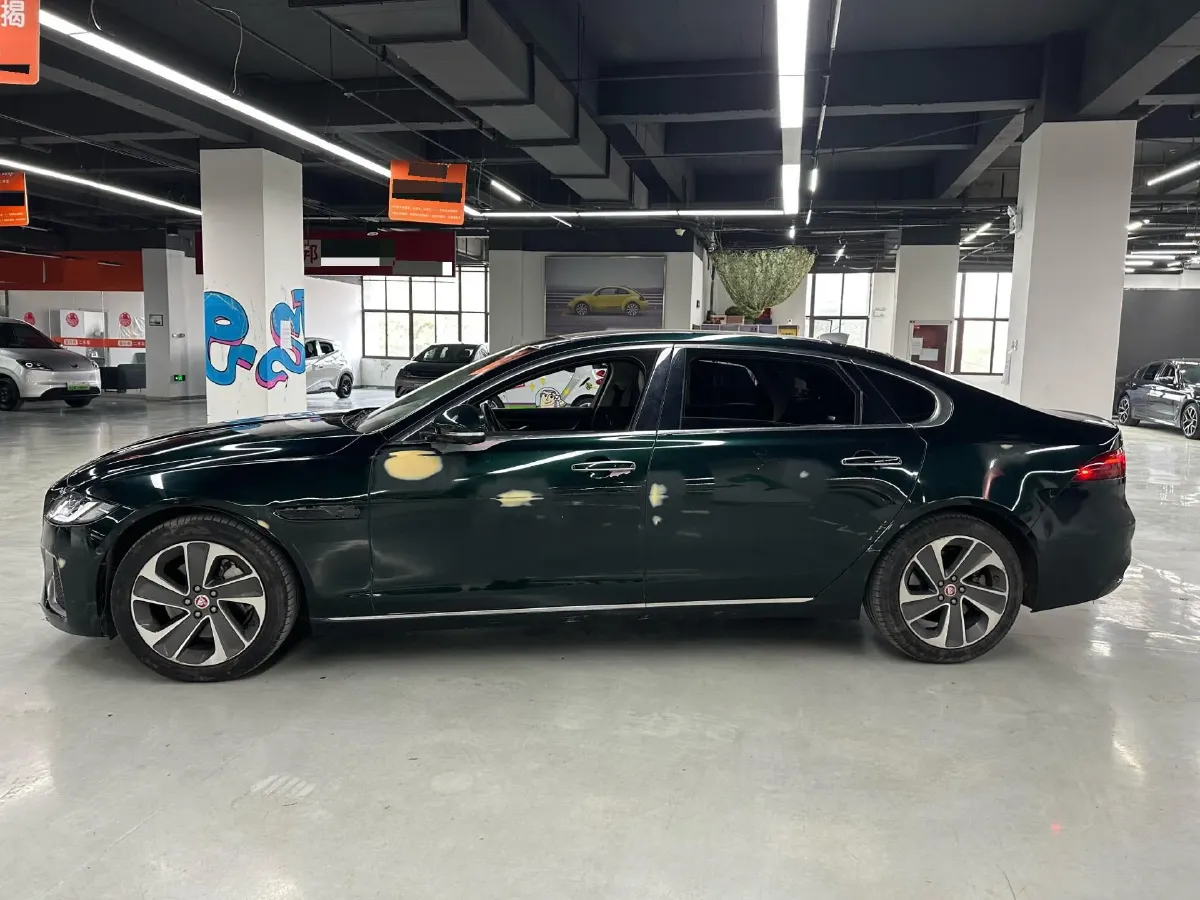 2022 Jaguar XFL 2.0T 200HP L4 8AT,autocango,china used car exporter,china ev exporter,chinese used car exporter,chinese used ev exporter