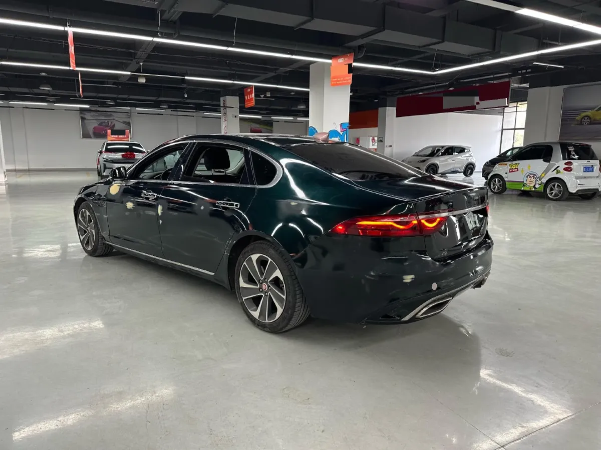 2022 Jaguar XFL 2.0T 200HP L4 8AT,autocango,china used car exporter,china ev exporter,chinese used car exporter,chinese used ev exporter