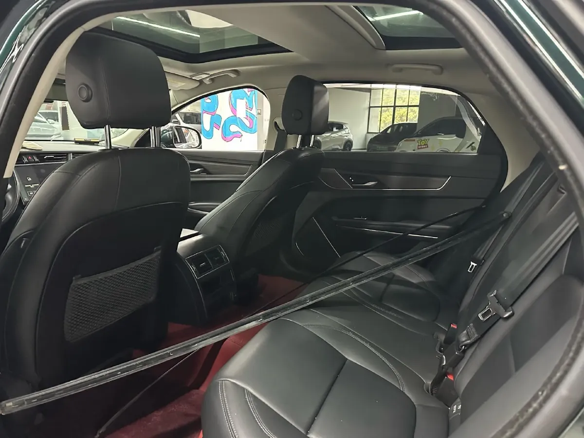 2022 Jaguar XFL 2.0T 200HP L4 8AT,autocango,china used car exporter,china ev exporter,chinese used car exporter,chinese used ev exporter