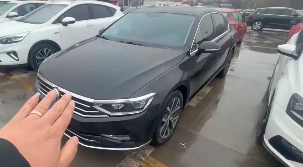 2020 Volkswagen Magotan 2.0T 186HP L4 7DCT,autocango,china used car exporter,china ev exporter,chinese used car exporter,chinese used ev exporter