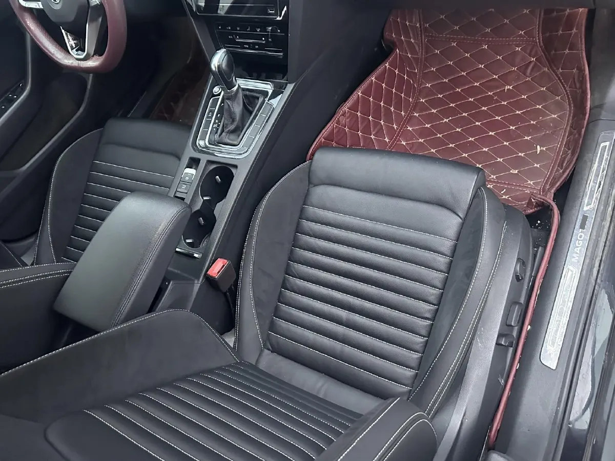 2020 Volkswagen Magotan 2.0T 186HP L4 7DCT,autocango,china used car exporter,china ev exporter,chinese used car exporter,chinese used ev exporter