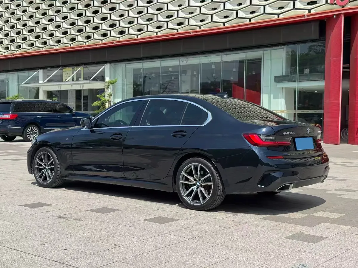 2022 BMW 3 Series 2.0T 184HP L4 8AT,autocango,china used car exporter,china ev exporter,chinese used car exporter,chinese used ev exporter