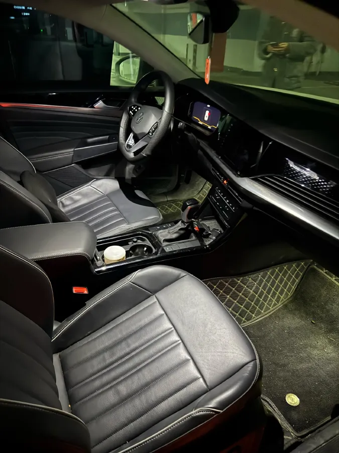 2023 Volkswagen Passat 2.0T 186HP L4 7DCT,autocango,china used car exporter,china ev exporter,chinese used car exporter,chinese used ev exporter