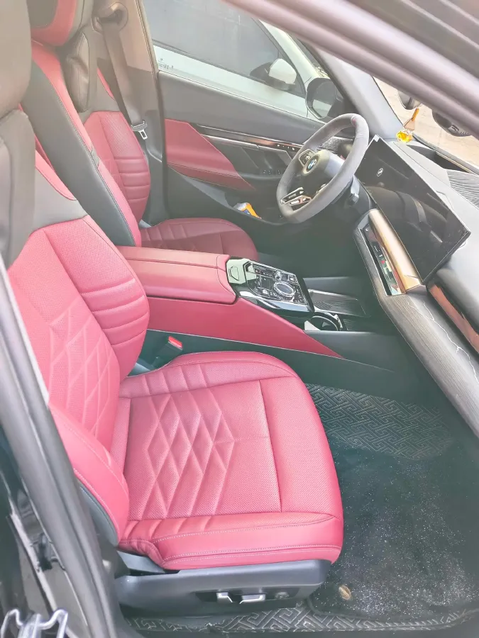 2024 BMW 5 Series 2.0T 258HP L4 8AT,autocango,china used car exporter,china ev exporter,chinese used car exporter,chinese used ev exporter