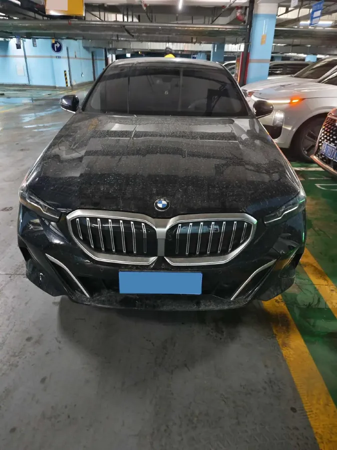 2024 BMW 5 Series 2.0T 258HP L4 8AT,autocango,china used car exporter,china ev exporter,chinese used car exporter,chinese used ev exporter