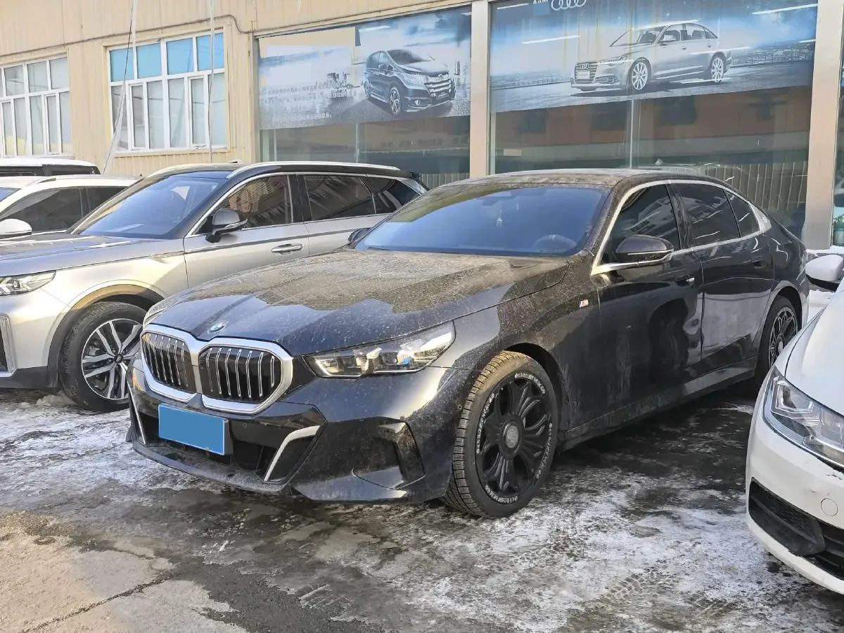 2024 BMW 5 Series 2.0T 258HP L4 8AT,autocango,china used car exporter,china ev exporter,chinese used car exporter,chinese used ev exporter