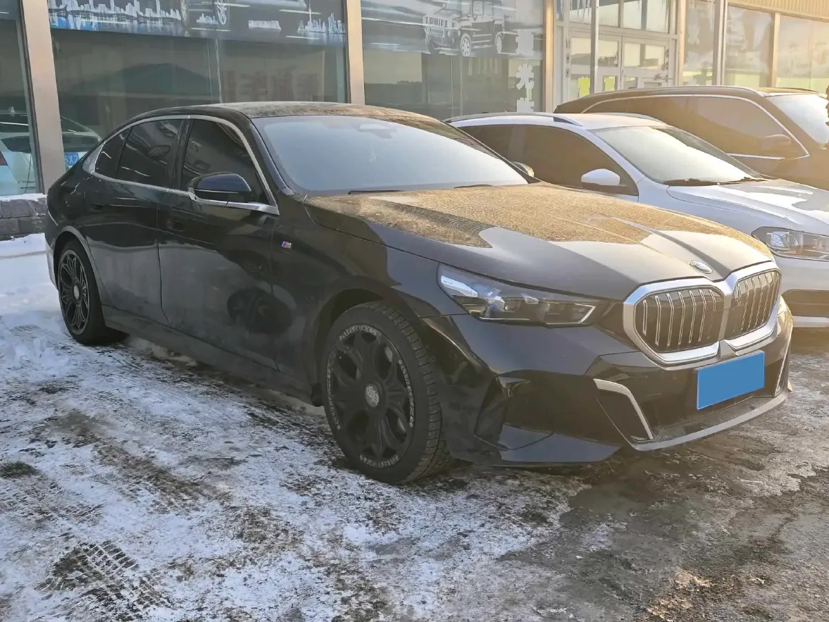 2024 BMW 5 Series 2.0T 258HP L4 8AT,autocango,china used car exporter,china ev exporter,chinese used car exporter,chinese used ev exporter